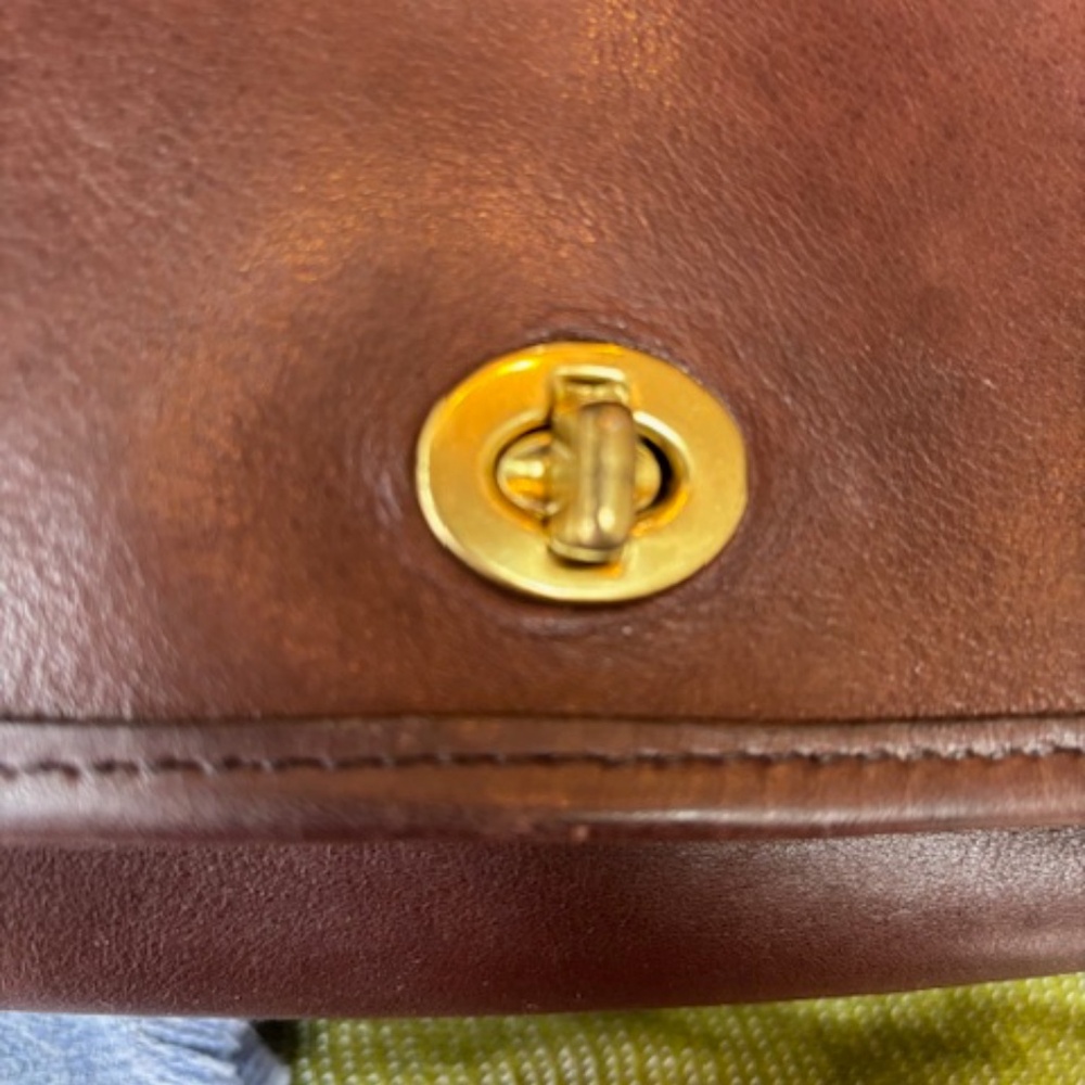 VINTAGE COACH 9076 BROWN LEATHER COMPANION FLAP SHOULDER BAG - Picture 4 of 9